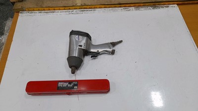 Lot 88 - IMPACT WRENCH & SOCKETS