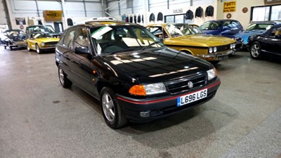 Lot 88 - 1994 VAUXHALL ASTRA CESARO 16V