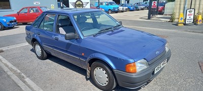 Lot 517 - 1990 FORD ESCORT L 5SPD