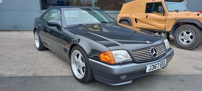Lot 541 - 1992 MERCEDES 300SL AUTO