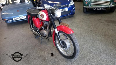 Lot 27 - 1961 BSA B40