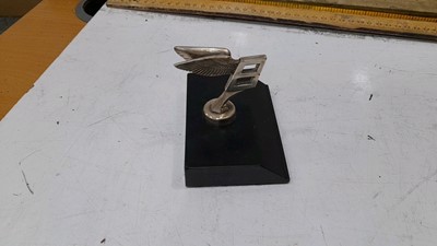 Lot 121 - BENTLEY PAPER WEIGHT