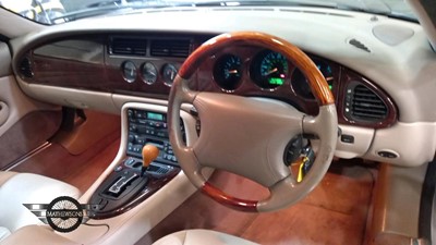 Lot 213 - 1999 JAGUAR XK8 CONVERTIBLE AUTO