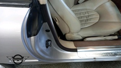 Lot 213 - 1999 JAGUAR XK8 CONVERTIBLE AUTO