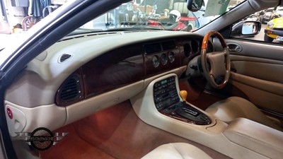 Lot 213 - 1999 JAGUAR XK8 CONVERTIBLE AUTO