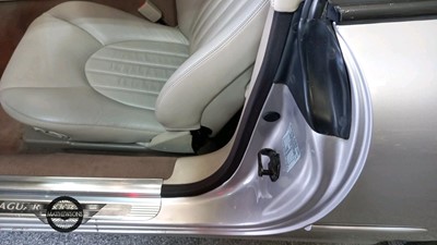 Lot 213 - 1999 JAGUAR XK8 CONVERTIBLE AUTO