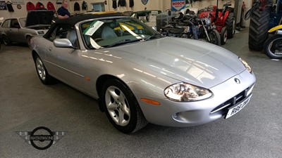 Lot 213 - 1999 JAGUAR XK8 CONVERTIBLE AUTO