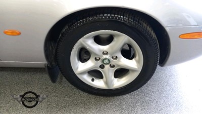 Lot 213 - 1999 JAGUAR XK8 CONVERTIBLE AUTO