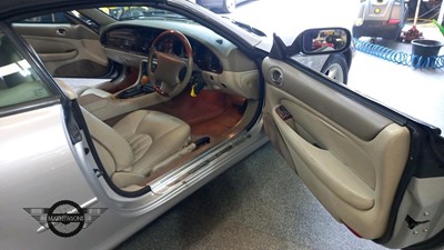 Lot 213 - 1999 JAGUAR XK8 CONVERTIBLE AUTO