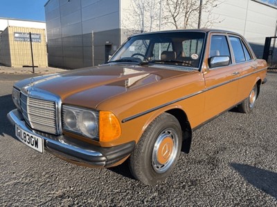 Lot 188 - 1981 MERCEDES 240 D