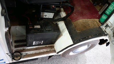 Lot 650 - 1972 AUSTIN MORRIS JU