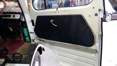 Lot 650 - 1972 AUSTIN MORRIS JU