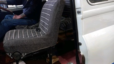 Lot 650 - 1972 AUSTIN MORRIS JU