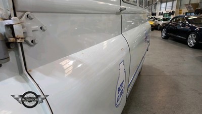 Lot 650 - 1972 AUSTIN MORRIS JU