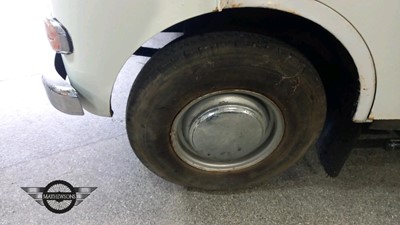 Lot 650 - 1972 AUSTIN MORRIS JU