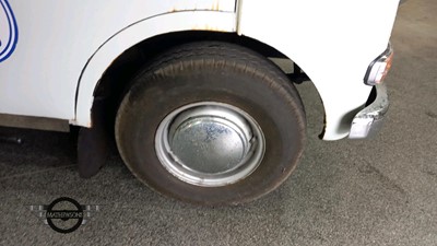 Lot 650 - 1972 AUSTIN MORRIS JU