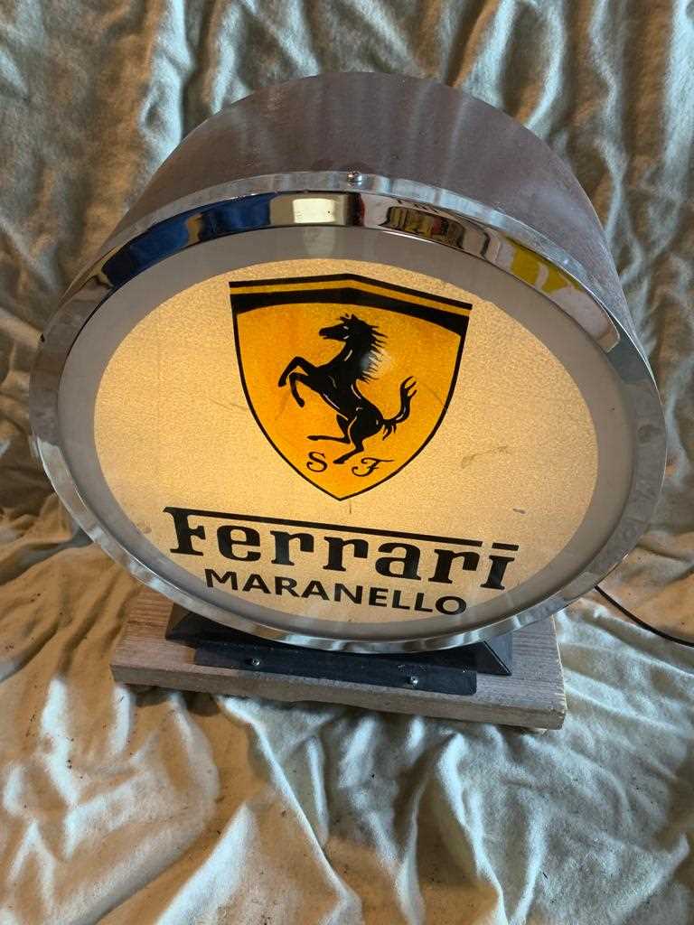 Lot 169 - FERRARI ROUND LIGHT UP SIGN
