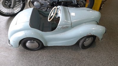 Lot 665 - J40  1950'S  PEDAL CAR   S/N ( 30145 )