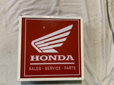 Lot 34 - HONDA LIGHT UP SIGN