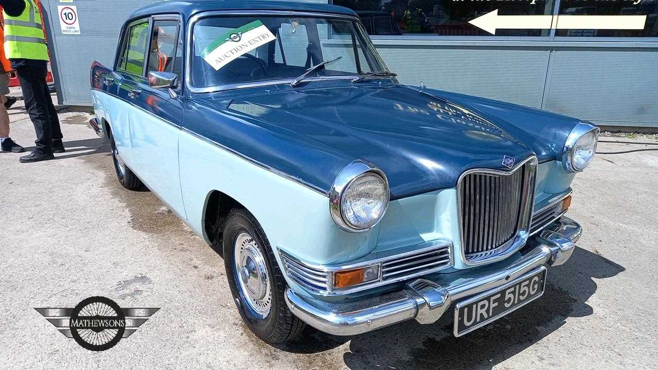 Lot 258 - 1969 RILEY 4/72