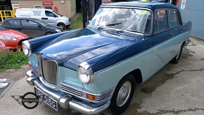 Lot 258 - 1969 RILEY 4/72