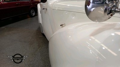 Lot 177 - 1947 TRIUMPH 1800