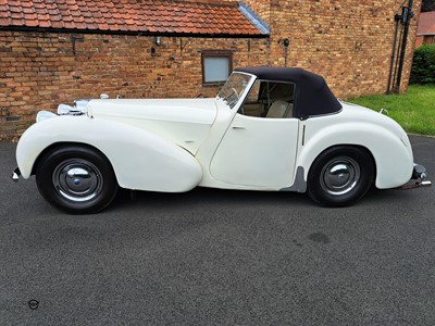 Lot 177 - 1947 TRIUMPH 1800