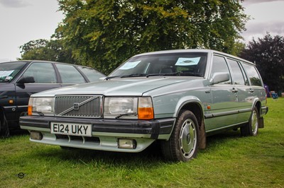 Lot 460 - 1987 VOLVO 760 GLE AUTO