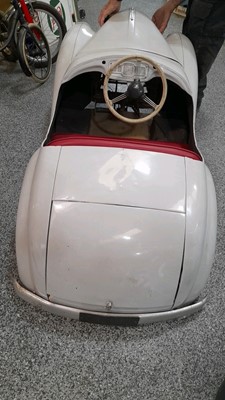 Lot 17 - J40 PEDAL CAR WHITE