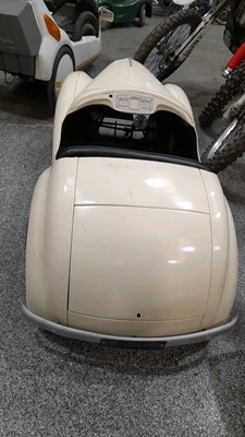Lot 121 - J40 PEDAL CAR CREAM