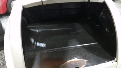 Lot 121 - J40 PEDAL CAR CREAM