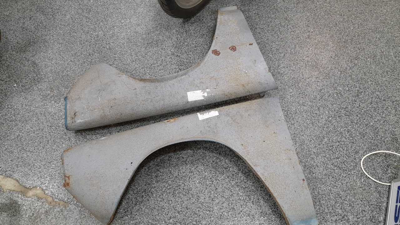 Lot 19 - PAIR OF GOOD  ROVER P6 FRONT WINGS