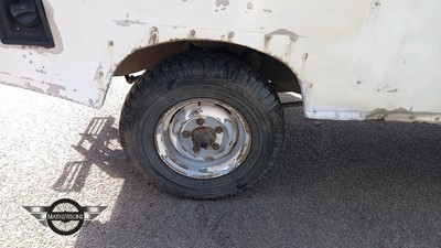 Lot 106 - 1990 LAND ROVER 127