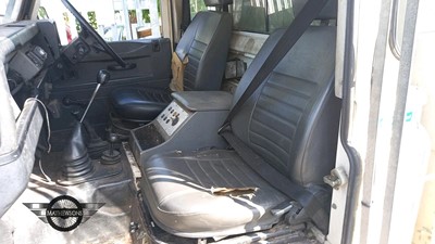 Lot 106 - 1990 LAND ROVER 127