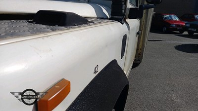 Lot 106 - 1990 LAND ROVER 127
