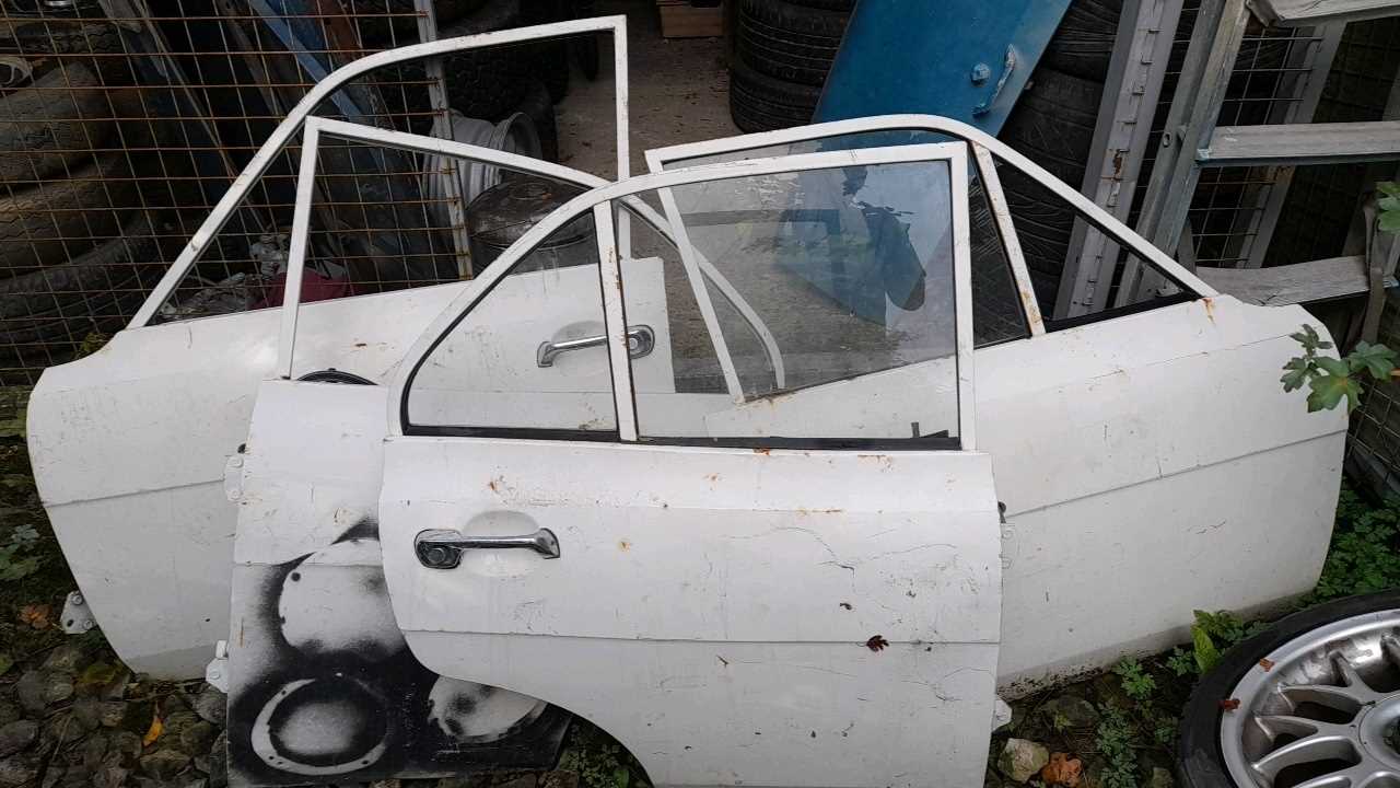 Lot 19 - MK 1 FORD ESCORT DOORS SET OF 4