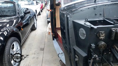 Lot 674 - 1952 TRIUMPH RENOWN LIMO
