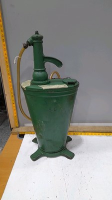 Lot 117 - GREEN CASTROL OIL PUMP
