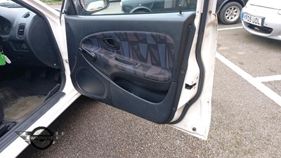 Lot 562 - 1997 MITSUBISHI CARISMA GLI
