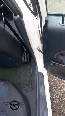 Lot 562 - 1997 MITSUBISHI CARISMA GLI