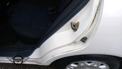 Lot 562 - 1997 MITSUBISHI CARISMA GLI