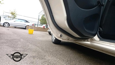Lot 562 - 1997 MITSUBISHI CARISMA GLI