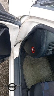 Lot 562 - 1997 MITSUBISHI CARISMA GLI