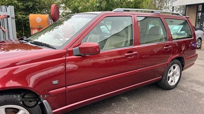 Lot 2 - 2000 VOLVO V70 D CLASSIC