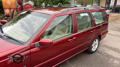 Lot 2 - 2000 VOLVO V70 D CLASSIC