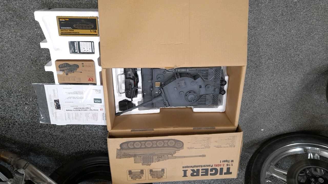 Lot 203 - REMOTE CONTROL TIGER 1/16 SCALE TANK