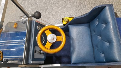 Lot 2 - KINDER MERLIN COACH BUILT CHILDS BATTERY CAR