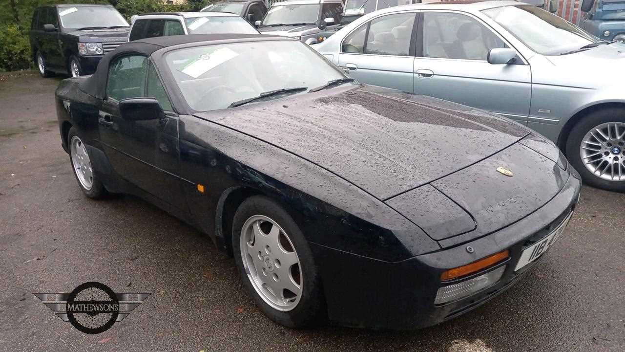 Lot 72 - 1989 PORSCHE 944 S2