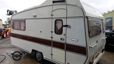 Lot 382 - 1980 CARLIGHT CARAVAN COMMANDER 152 - ALL PROCEEDS TO CHARITY