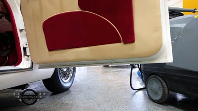 Lot 23 - 1963 JAGUAR MK II 2.4/240